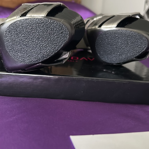 Ruthie Davis women’s robotic platform sandal. NEW - Picture 3 of 5